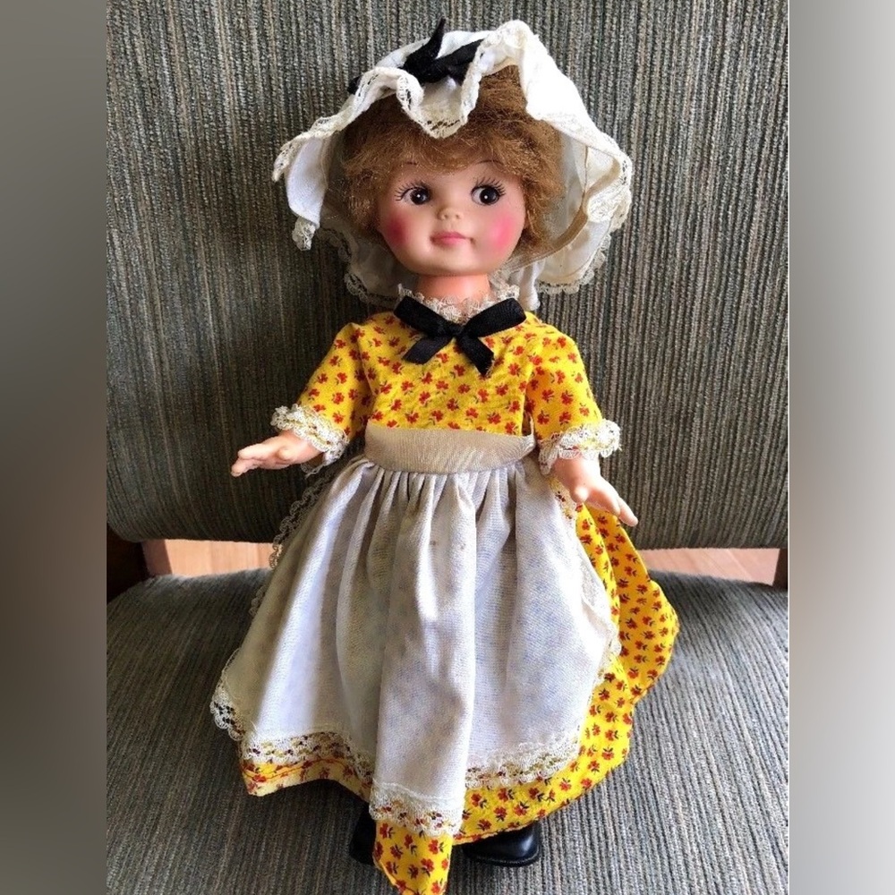 1970 Horsman Dolls Inc 11” Baby Girl Vintage Yellow Dress Hat Apron Hong Kong